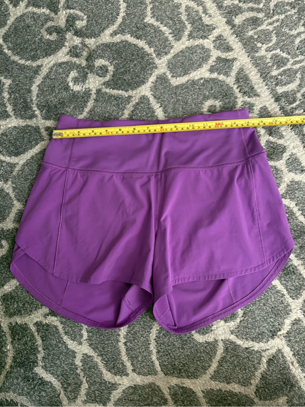 Lululemon speed size 6 Women's Purple Active Run Shorts